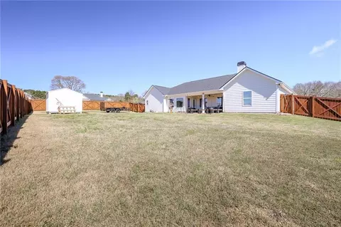 Exterior - 122 Advent Dr, Winder, GA 30680 photo 5 of 8