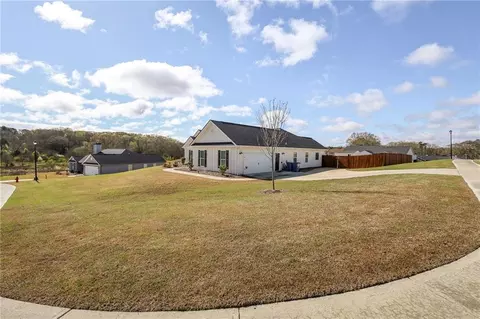 Exterior - 122 Advent Dr, Winder, GA 30680 photo 7 of 8