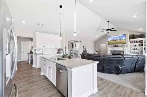 Kitchen - 122 Advent Dr, Winder, GA 30680 photo 2 of 2