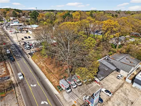 2527 Donald Lee Holloway Pkwy NW, Atlanta, GA 30318