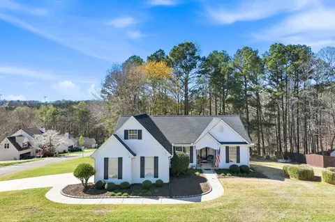 5551 Chestnut Creek Ln, Flowery Branch, GA 30542