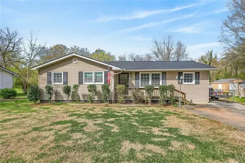 317 Garden Ave SE, Lindale, GA 30147
