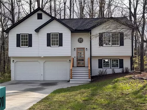 891 Nottingham Dr, Douglasville, GA 30134
