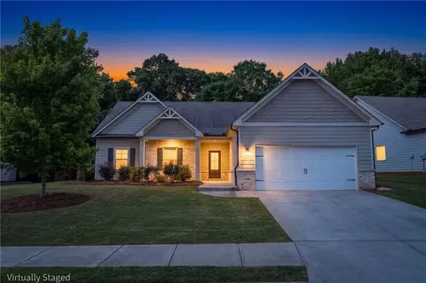 500 Brighton Park Cir, Hoschton, GA 30548