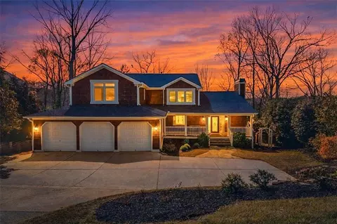 9230 Four Mile Creek Rd, Gainesville, GA 30506