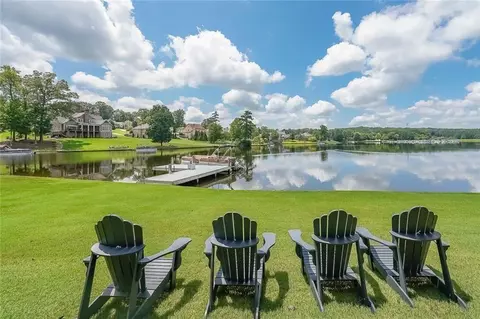 285 Peninsula Cir, Newnan, GA 30263