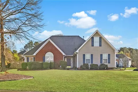 521 Red Tip Ct, Loganville, GA 30052