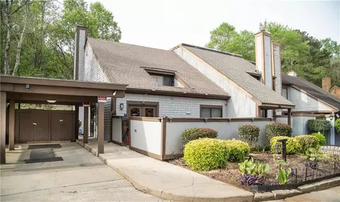 77 Willowick Dr, Lithonia, GA 30038