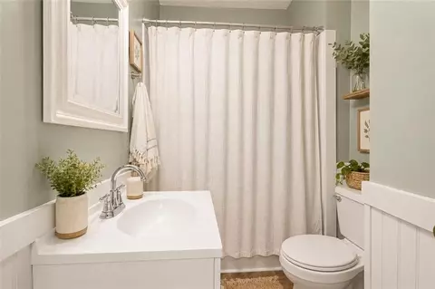 Bath - 45 3rd Shannon St, Rome, GA 30161 photo 1 of 1