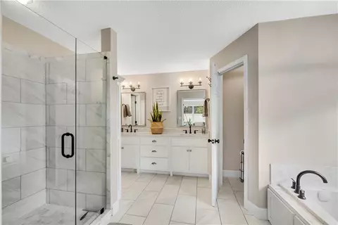Bath - 3800 Ruby Falls Dr, Duluth, GA 30097 photo 2 of 4