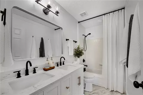Bath - 3800 Ruby Falls Dr, Duluth, GA 30097 photo 4 of 4