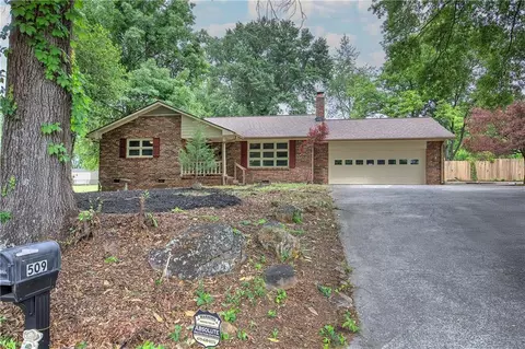 509 Boatner Ave, Cartersville, GA 30120