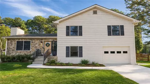 1682 Bennett Rd, Grayson, GA 30017