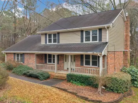 905 Sweet Briar Ln, Conyers, GA 30094