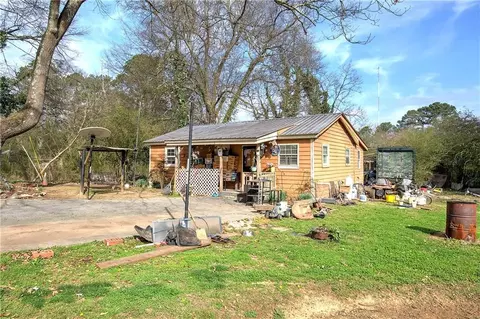 46 Young St, Cartersville, GA 30120