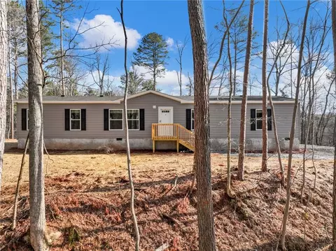 7676 Pea Ridge Rd, Lula, GA 30554
