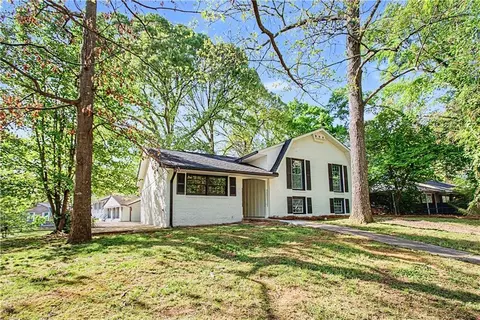 556 Roxbury Dr, Riverdale, GA 30274