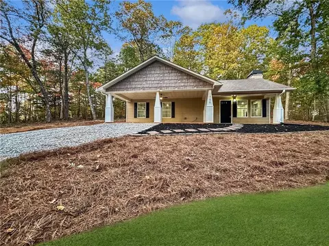 730 Carrie Cove Ln, Clarkesville, GA 30523