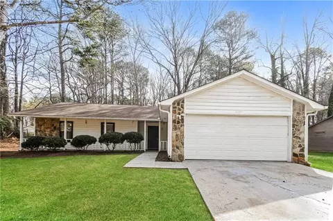 10164 Wooten Rd, Roswell, GA 30076