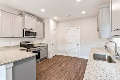 Kitchen - 11201 Cornerstone Way, Hampton, GA 30228 photo 2 of 5