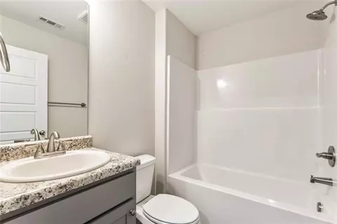 Bath - 11201 Cornerstone Way, Hampton, GA 30228 photo 1 of 5