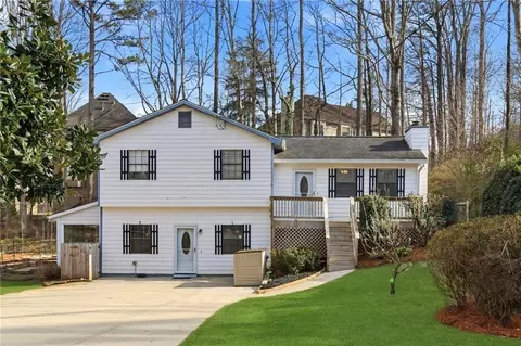 2404 Rhine Ct, Lawrenceville, GA 30043