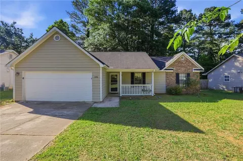 1486 Carriage Ln, Jonesboro, GA 30238