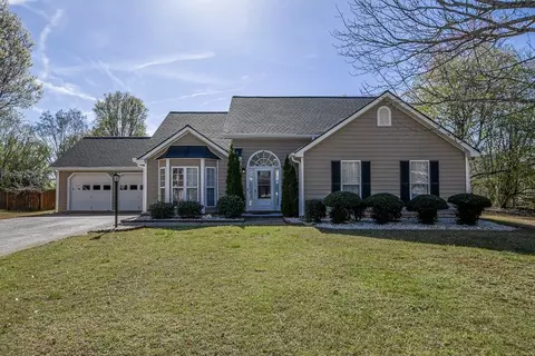 377 Dunagan Chase Dr, Lawrenceville, GA 30045