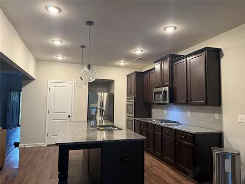 Kitchen - 801 Relic Rdg, Hampton, GA 30228 photo 4 of 4