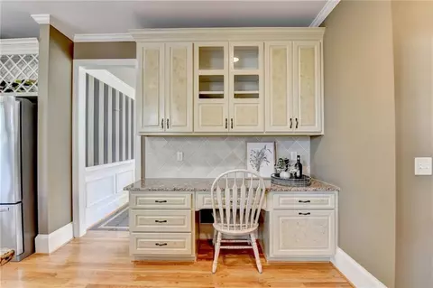 Kitchen - 7640 Stratton Pt, Suwanee, GA 30024 photo 8 of 11