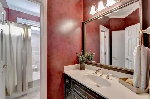 Bath - 7640 Stratton Pt, Suwanee, GA 30024 photo 1 of 10