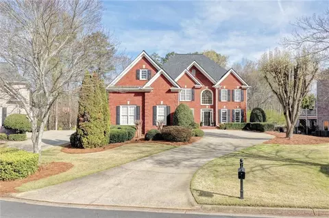 7640 Stratton Pt, Suwanee, GA 30024