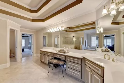 Bath - 7640 Stratton Pt, Suwanee, GA 30024 photo 5 of 10