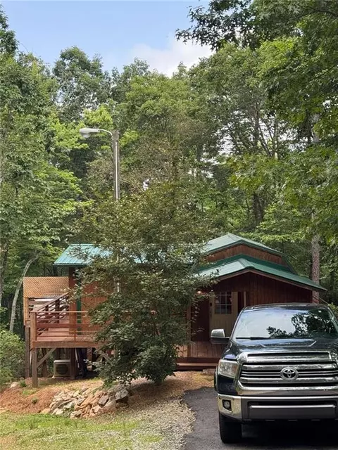 225 Overlook Cir, Clarkesville, GA 30523