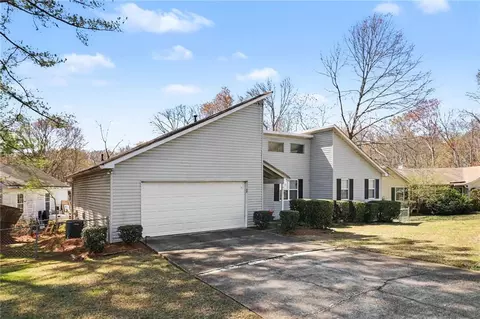 632 Woodknoll Ct, Jonesboro, GA 30238