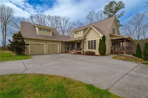 723 Sulphur Springs Rd, Fairmount, GA 30139