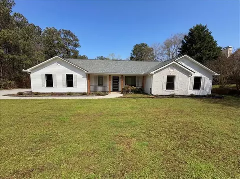 4241 Grady Smith Rd, Loganville, GA 30052