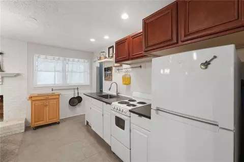 Kitchen - 2452 Camp Mitchell Rd, Grayson, GA 30017 photo 6 of 7