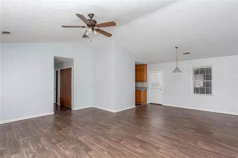 105 Valley Ct, Covington, GA 30016 photo 5