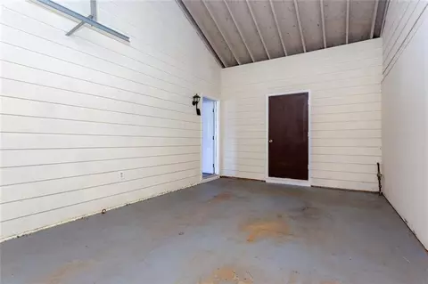 105 Valley Ct, Covington, GA 30016 photo 17