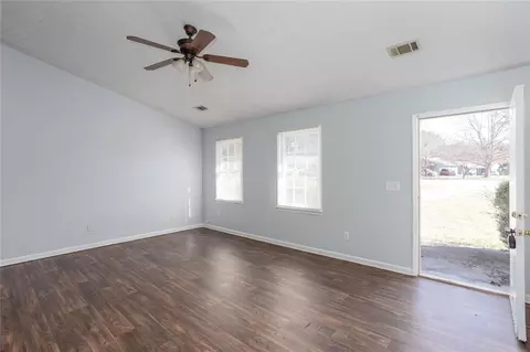 105 Valley Ct, Covington, GA 30016 photo 4
