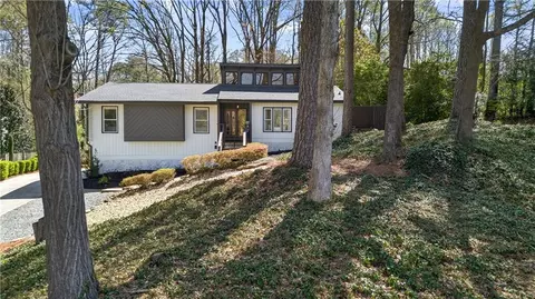 3165 Brookview Dr, Marietta, GA 30068