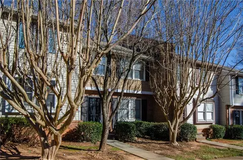 1066 Wedgewood Ln, Tucker, GA 30084