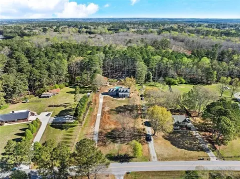 2950 Camp Mitchell Rd, Loganville, GA 30052