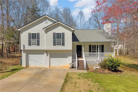 910 Ivy Hills Cir, Mount Airy, GA 30563
