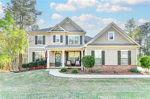 530 Thomas Dr, Loganville, GA 30052