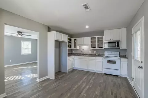1089 Travis Rd, Gainesville, GA 30501 photo 12