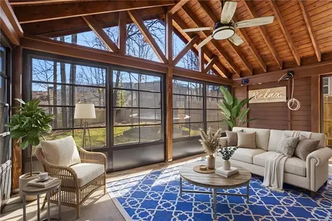 425 Mountain Mist Dr, Woodstock, GA 30188