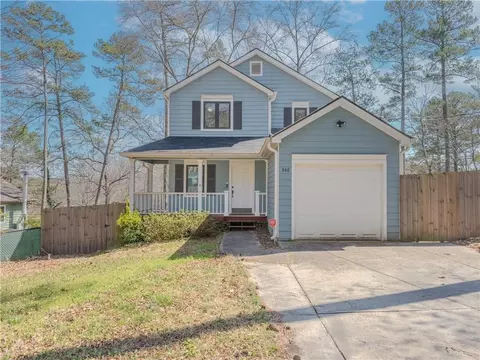 580 Lake Dr, Snellville, GA 30039