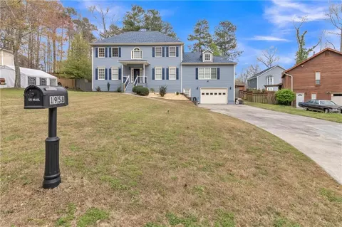1958 Stonewood Dr, Lithia Springs, GA 30122